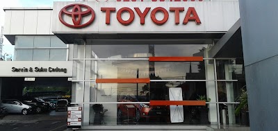 Photos of Toyota Auto 2000 Yasmin