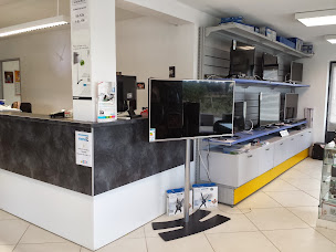 Photo n°7 de CJ Electronique Chabbert Jacques & fils à Trausse (Usine de panneaux solaires photovoltaïques)