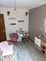 Photo n°1 de Hiliara Nail à Vignoux-sur-Barangeon (Salon de manucure)