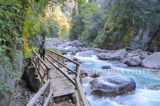 Booking @ Him Gaurav Travels post image