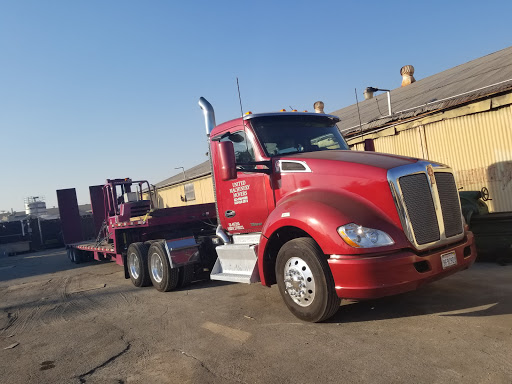 United Machinery Movers LLC Logo