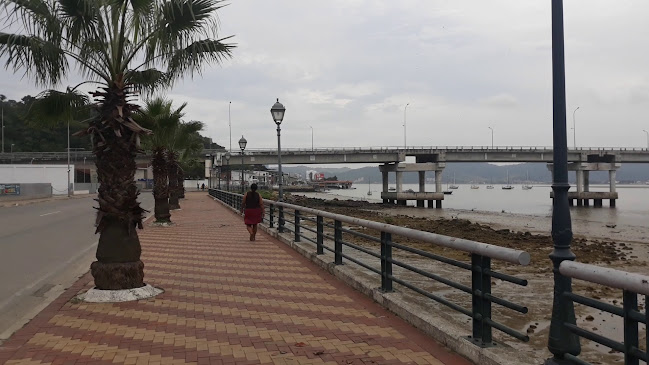 Opiniones de Paseo Shopping Bahía de Caráquez en Bahía de Caráquez - Zapatería