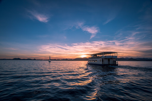 Lake Pleasant Cruises