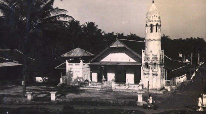 Makam Keramat Empang Bogor, Author: Toto