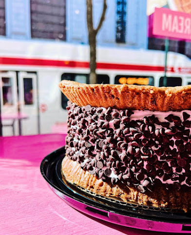 Scoop Deville South St by null