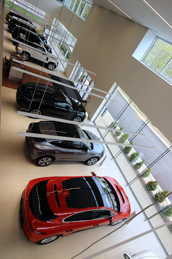 Jaguar Sudbury Certified Pre-Owned & Service - Thumbnail