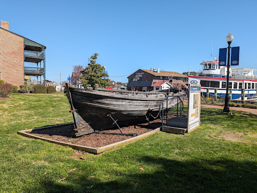 Chesapeake Bay Maritime Museum Parking Lot - Thumbnail