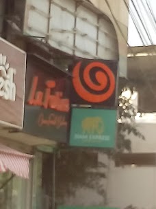 La Farine Oven Fresh Bakery karachi