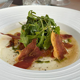 Photo n°15 de Glamping de Charme - AUX LODGES DU MAS DE NADAL, Sauliac-sur-Célé à Sauliac-sur-Célé (Bar à vin)