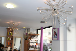 Photo n°32 de CindyFashion Paris- Meilleur coiffeur Afro Antillais à Paris (Salon de coiffure)