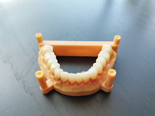 Photo n°22 de Dental OMIL à Coupvray (Centre de prothèses dentaires)