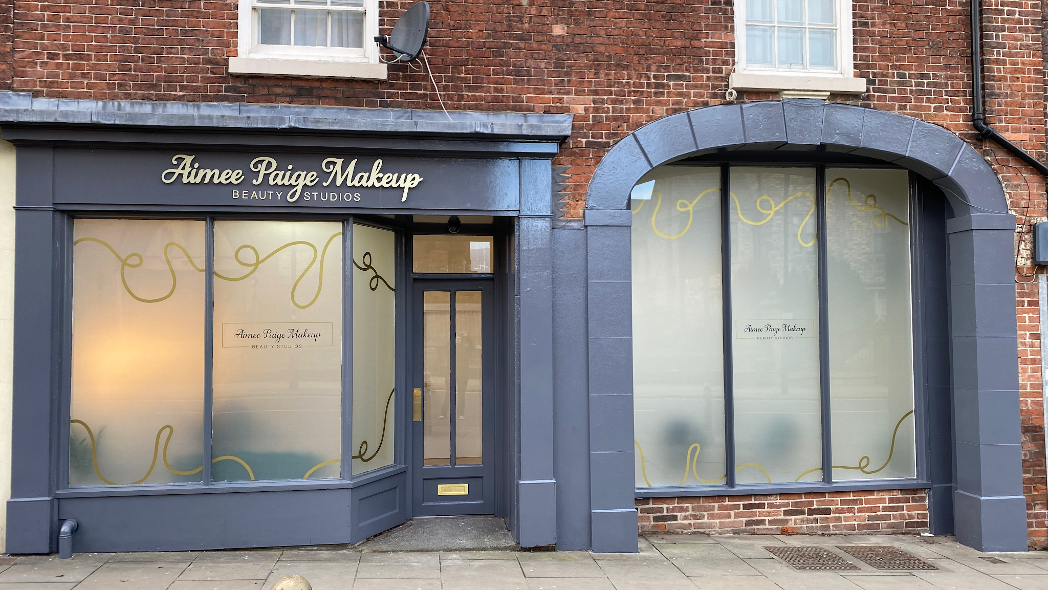 Aimee Paige Makeup Beauty Studios - Makeup Artists - photo 1