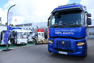 Photo n°36 de RENAULT TRUCKS COIGNIERES / PIAGGIO / KLEUSTER - CHAPELIER à Coignières (Agence de location de fourgonnettes)