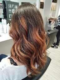 Photo n°21 de ELAÏS à Laval (Salon de coiffure)