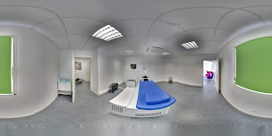 Photo n°20 de Centre Laser Presbyvue à Fontenay-le-Comte (Chirurgien utilisant la technique du Lasik)