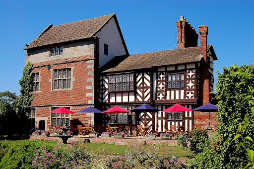 Albright Hussey Manor