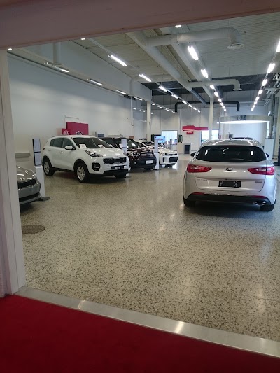 Photos of P&ouml;rh&ouml;n Autoliike Oy