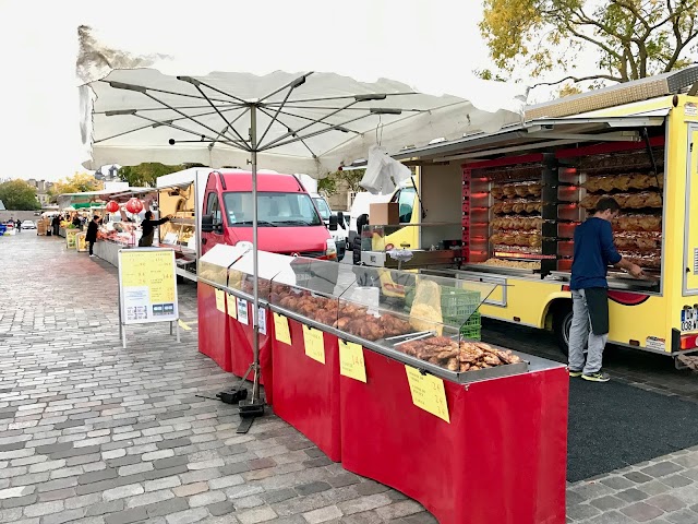 Le marché des quais de Bordeaux Chartrons
