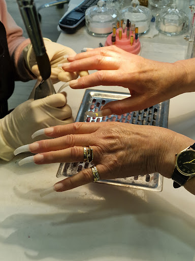 Royal Nail Bar Chesterfield - Thumbnail