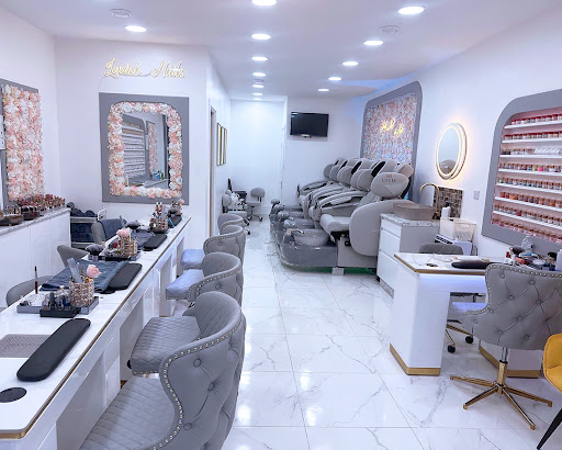 Lavish Nails & Spa