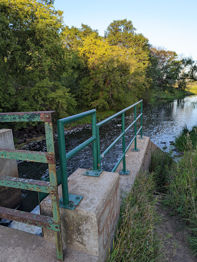 Stacy Dam - Visual