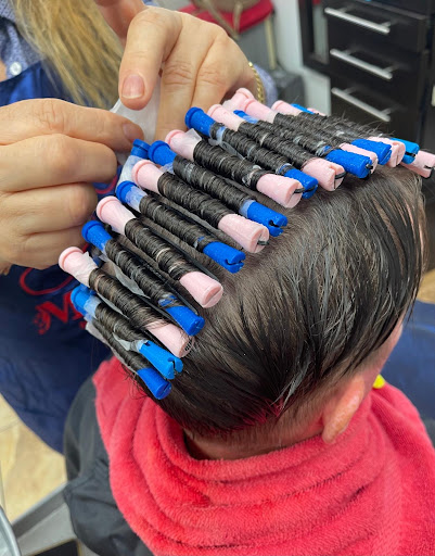 Luisa's Magic Scissors - Thumbnail