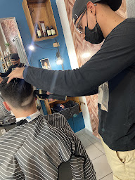 Photo n°5 de Dédi’cace Coiffure by Déborah à Saint-Laurent-des-Vignes (Salon de coiffure)