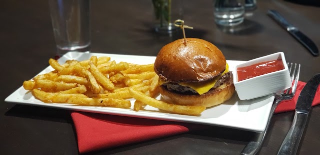 Hemingway's Cuba Restaurant & Bar