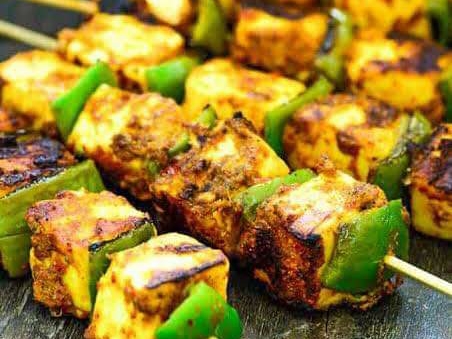 With a dedicated team of experienced chefs, event planners and waiting staff, Rajshree Caters has… post image