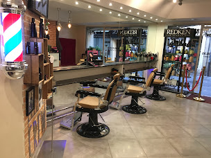 Photo n°31 de INSPIRATION BY SLIMANE espace coiffure à Aix-en-Provence (Grossiste)