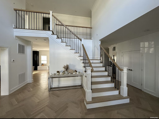 Lisa Pincus, Douglas Elliman Real Estate - Thumbnail