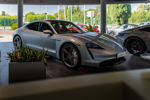 Photo n°23 de Centre Porsche Avignon à Avignon (Garage automobile)