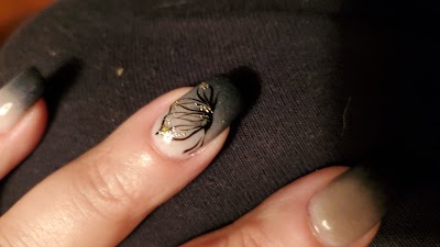 Queen Nails