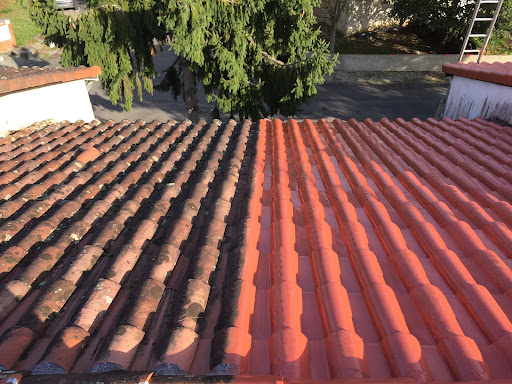 Photo de HABITAT TOITURE - Couvreur - Nettoyage et démoussage de toiture