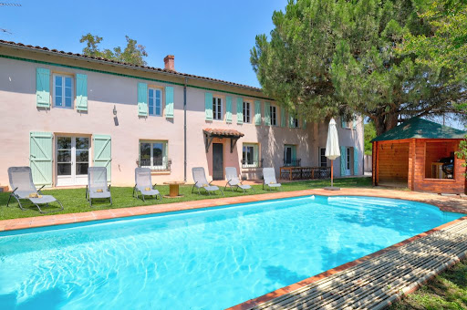 Photo de Gîte La Grappe Occitane - 15 personnes - piscine à Ambres (81500)