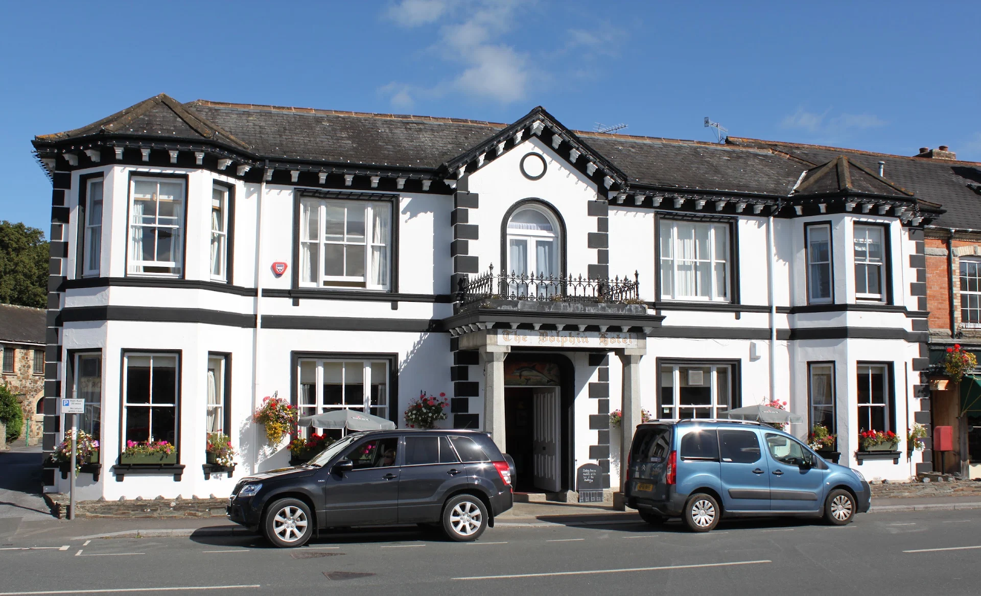 Dolphin Hotel