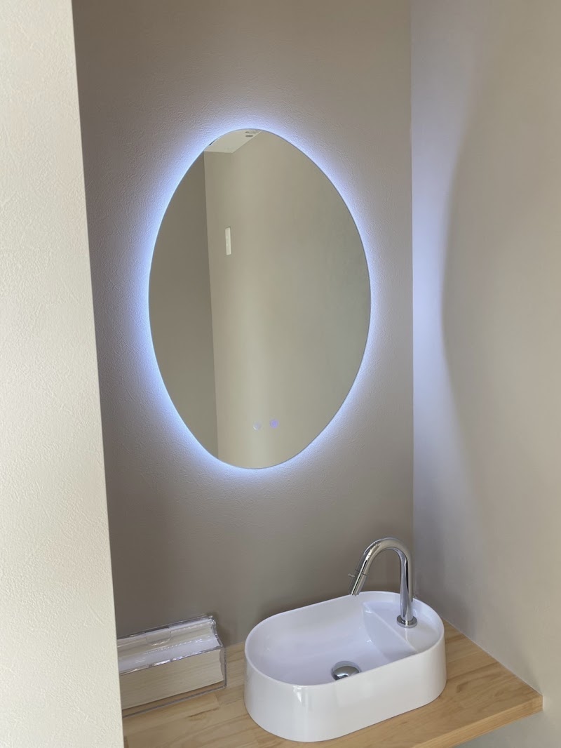 Ema. total beauty salon