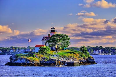 Pomham Rocks Lighthouse