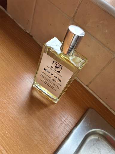 The Perfume People - Thumbnail