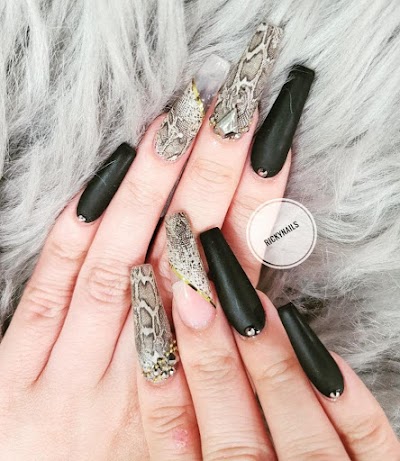 Stiletto Nails Inc