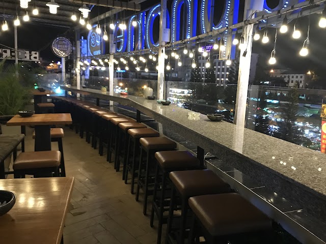 V Sky Acoustic Bar