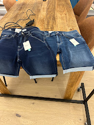 Photo n°18 de Stone Grand déstockage Levis Pepe Jeans à Houilles (Magasin de vêtements)