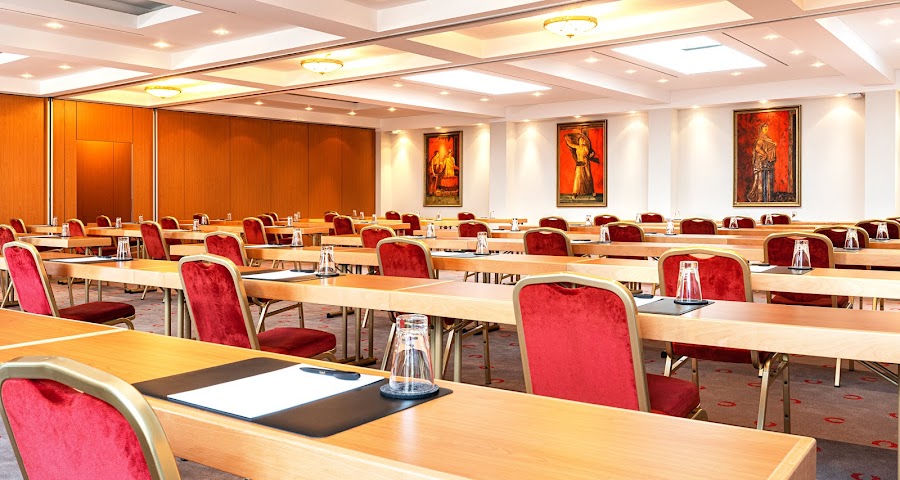 Victor's Residenz-Hotel Schloss Berg by null