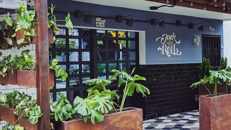 Jack & Roll, Envigado