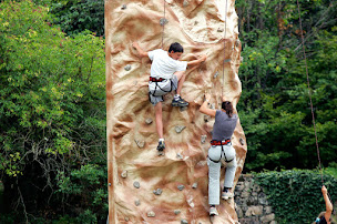 Photo n°23 de Camping Homair - Domaine des Tours à Saint-Amans-des-Cots (Piscine)
