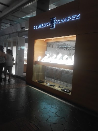 Photos of PLATERIA RAMIREZ Jard&iacute;n Plaza Cali
