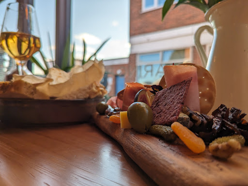 Quinns Wine Café and Kitchen - Thumbnail