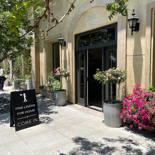Huddleson Linens