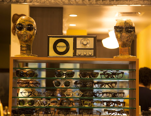 MOSCOT Shop by null