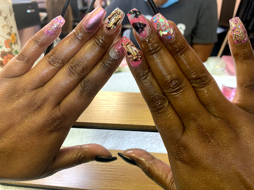 The Whole9 Salon - Thumbnail